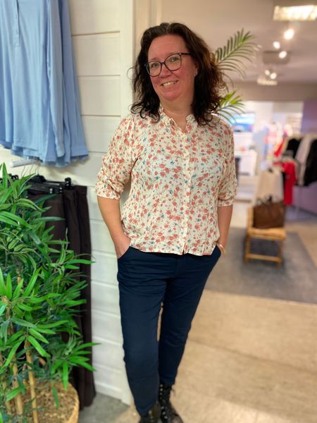 Hovedbilde Fiona bluse, rosa blomster