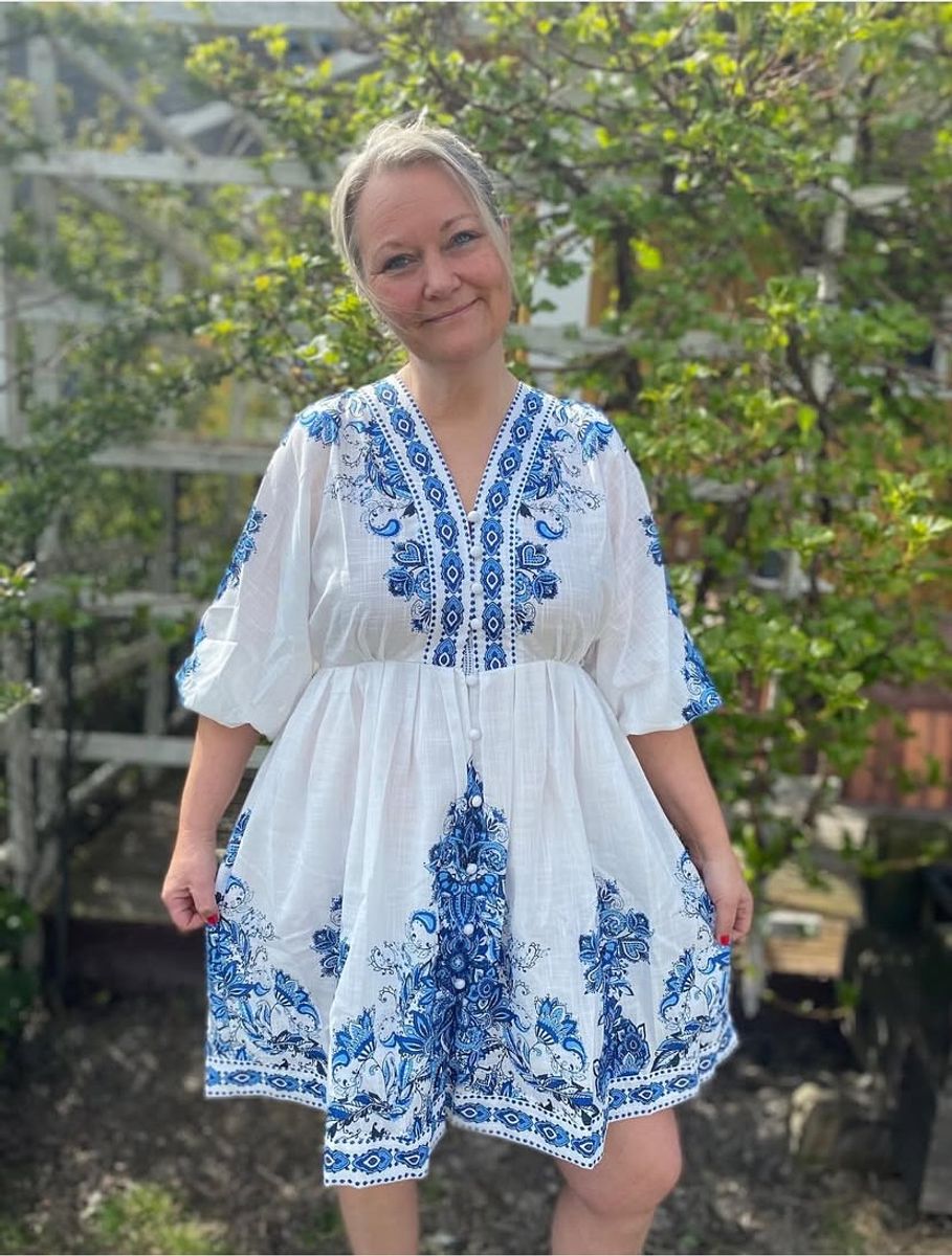 Leana kjole, hvit/blå