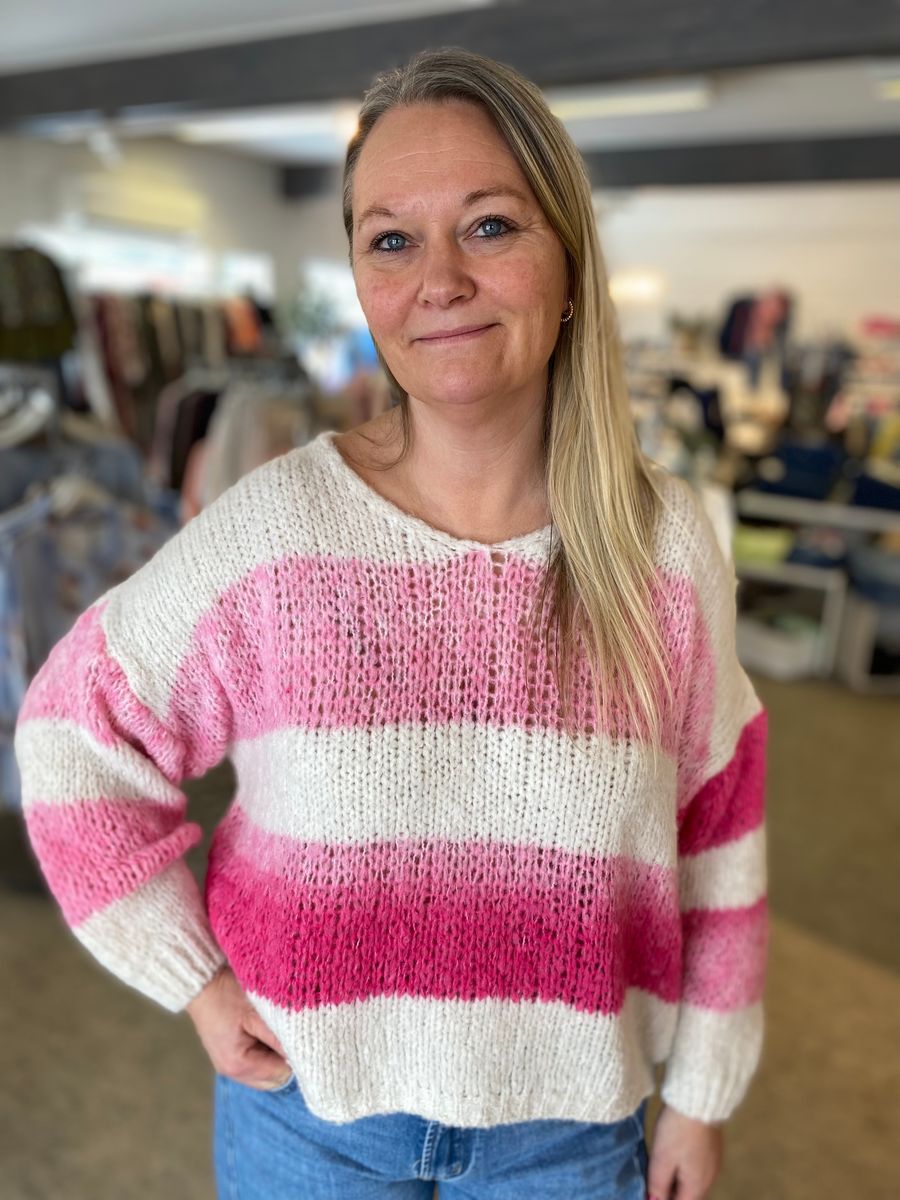 Strikket genser, rosa stripete