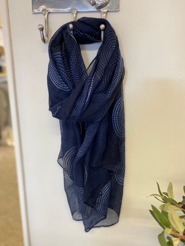 Skjerf, marineblått mønstret