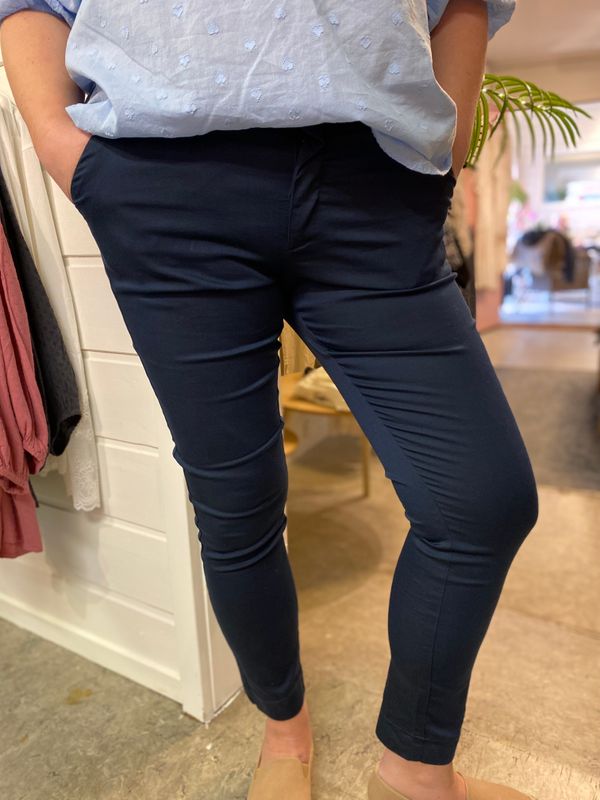 KA Lea 7/8 Chino Pant, Midnight Marine