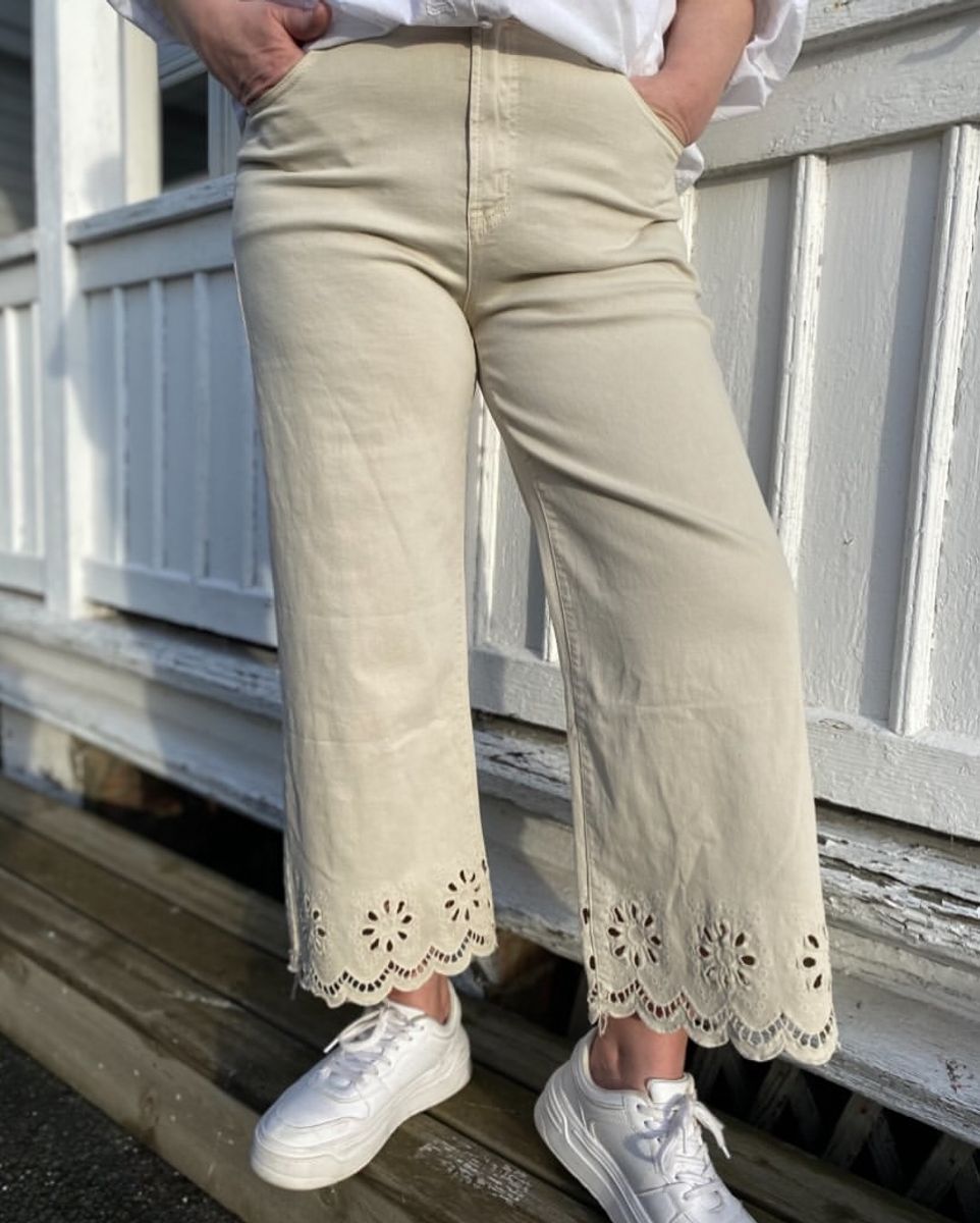 Massimo Jeans med blondekant, beige